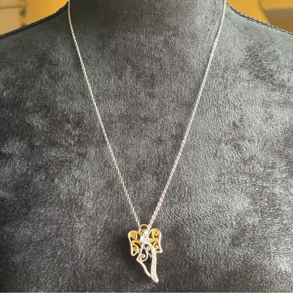 🌸NIB Melanie Jewelry Guardian Angel Necklace - Picture 2 of 5